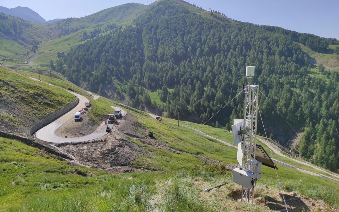 Sécurisation du Col d’Allos : déploiement d’un système innovant de surveillance pour un suivi continu des mouvements de terrain